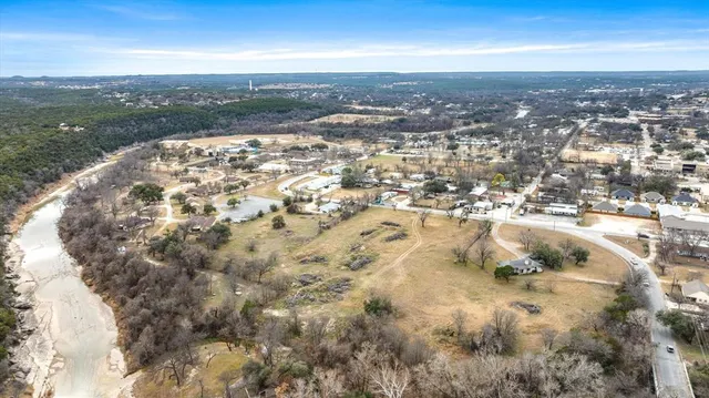 $1,436,000 | 1404 Northeast Barnard Street, Glen Rose, TX 76043