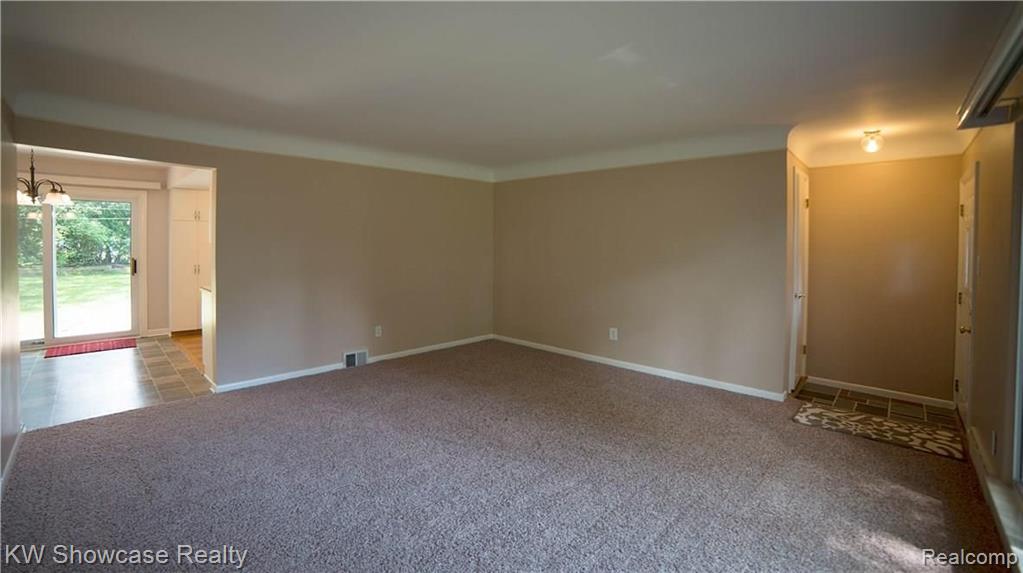 29893 Beacontree Street Farmington Hills, MI 48331 - Photo 11 of 17