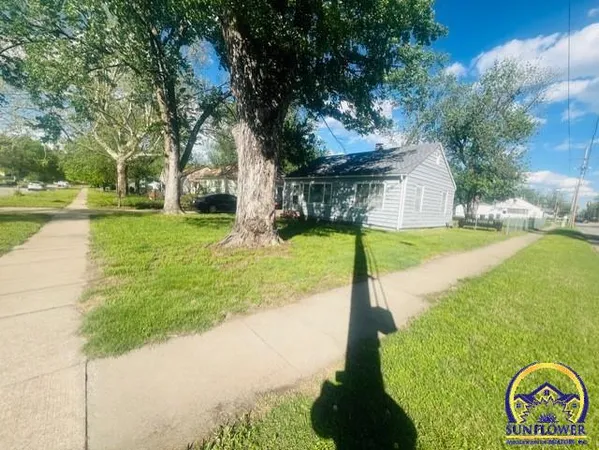 $114,900 | 1500 Northwest Logan Street, Topeka, KS 66608