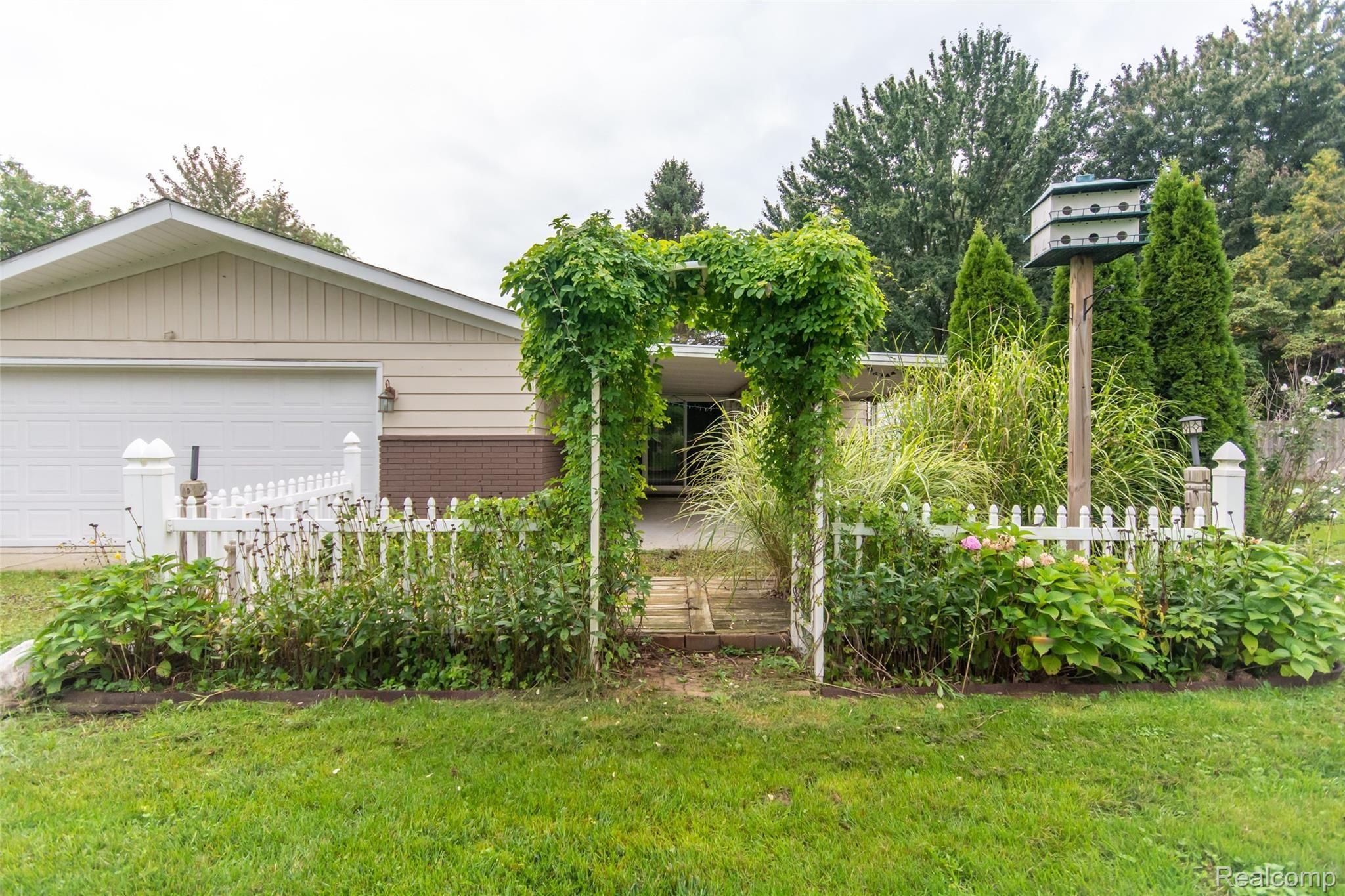56051 Omo Road Macomb, MI 48042 - Photo 19 of 24 DSC_9744.jpg