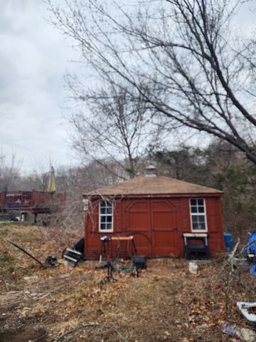 a view of a dry yard