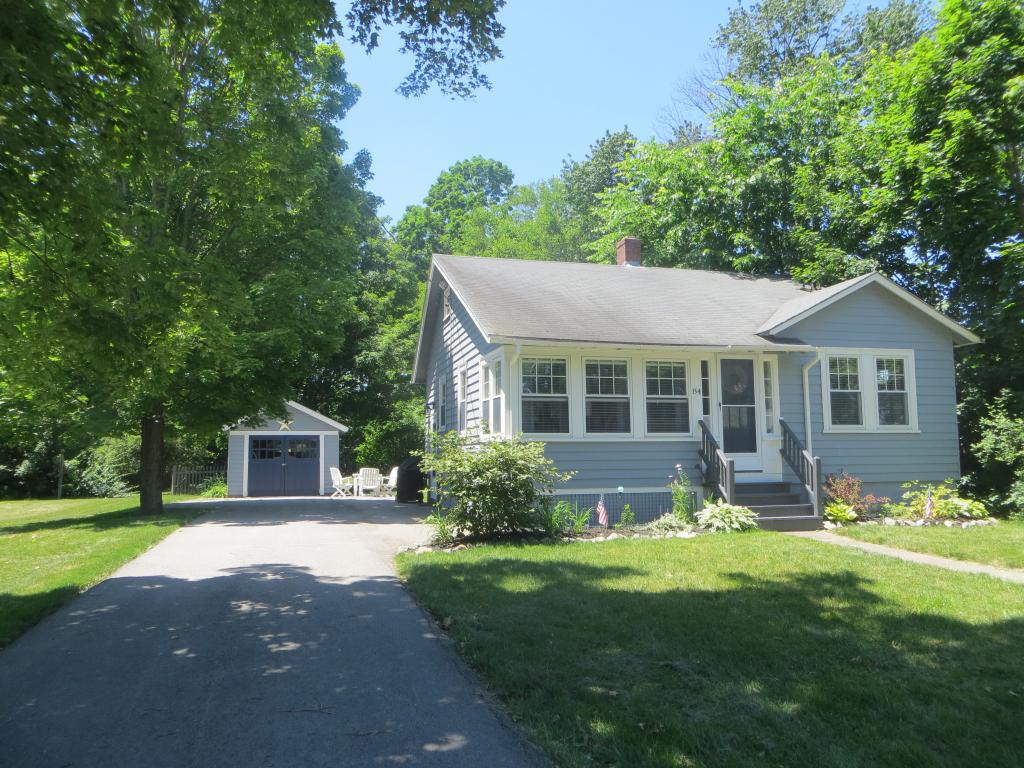84 Washington Street Exeter, NH 03833 - Photo 3 of 26