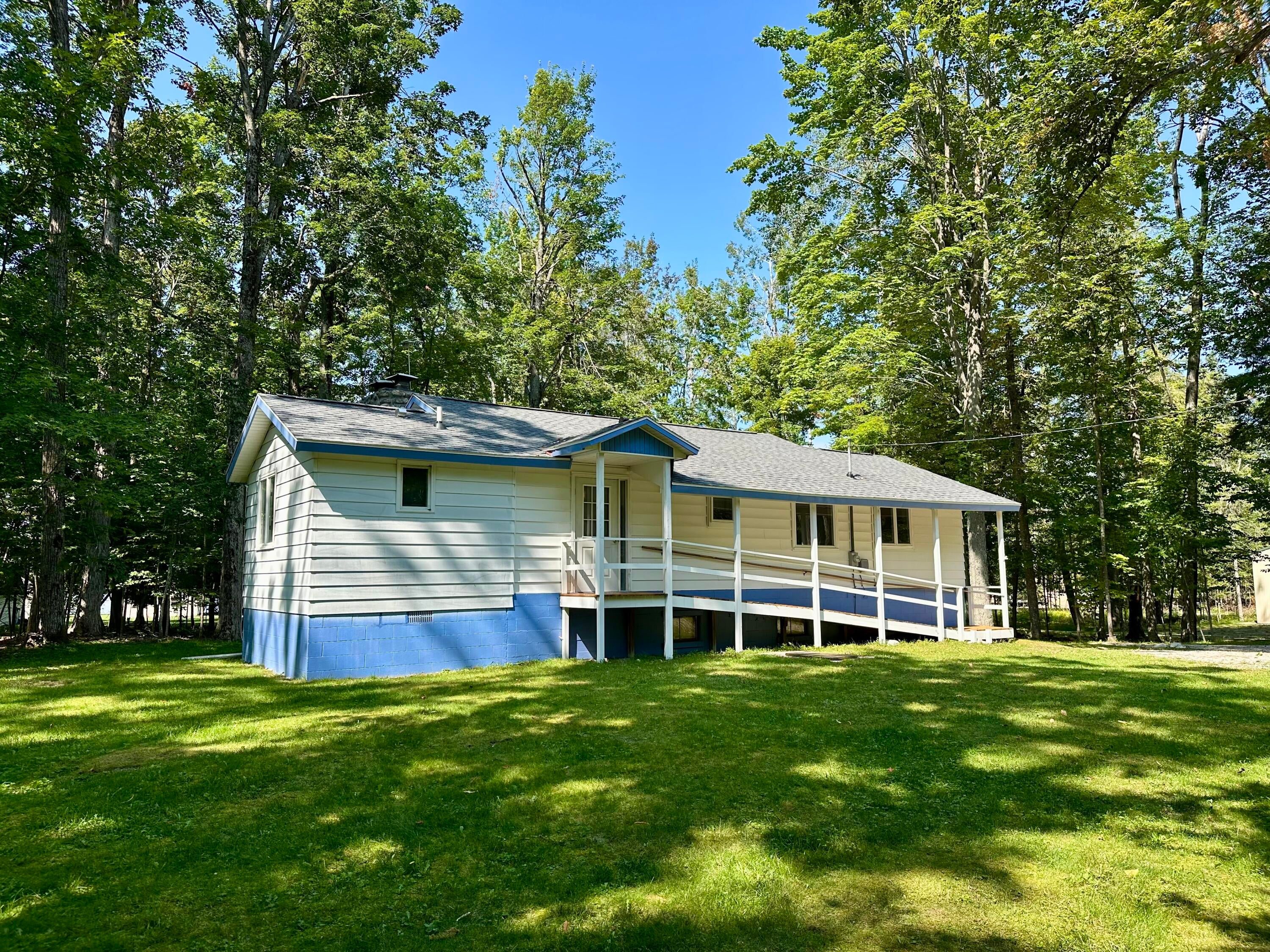 1205 Abela Road Cheboygan, MI 49721 - Photo 38 of 40 Home
