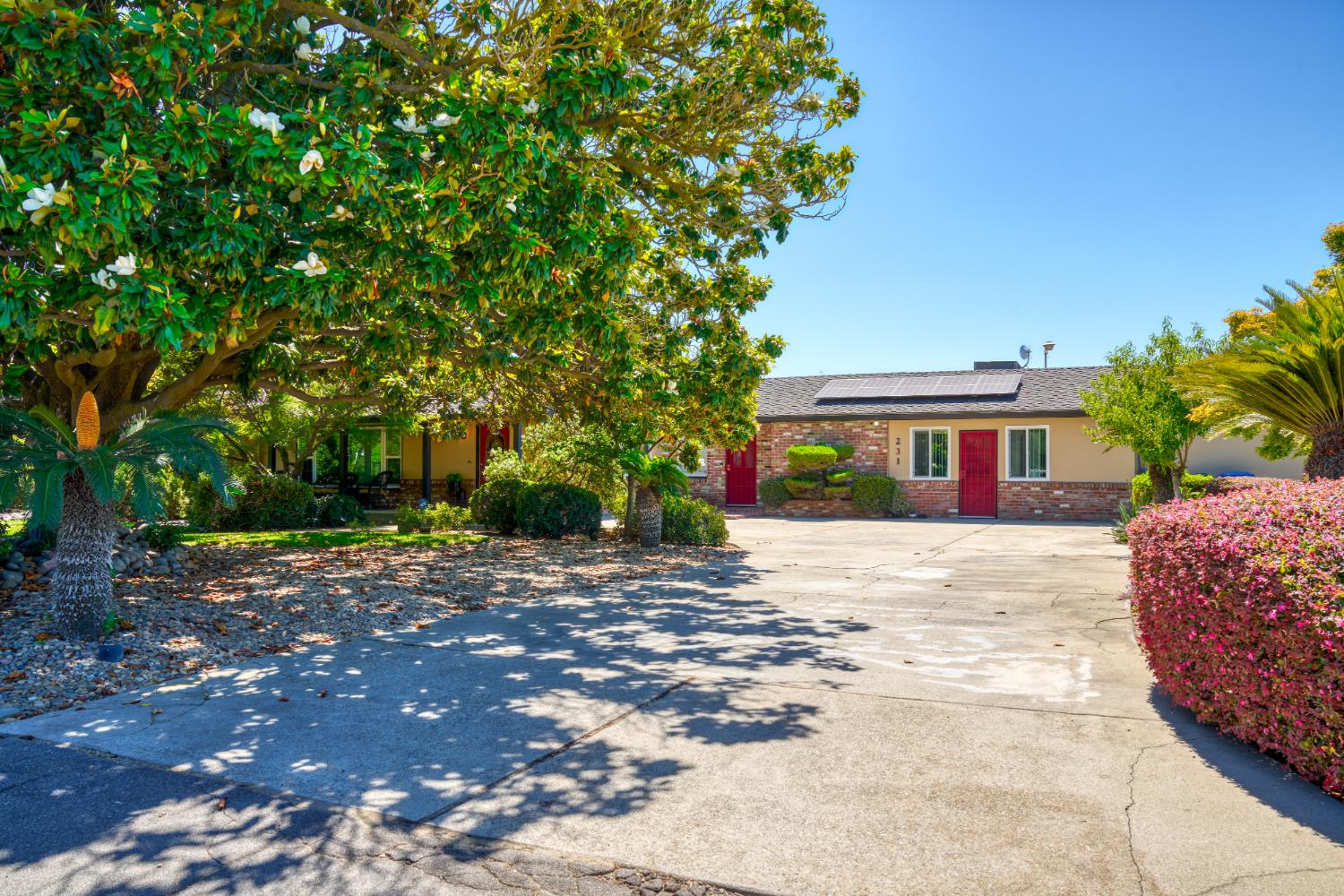 231 South Austin Road Manteca, CA 95336 - Photo 3 of 39