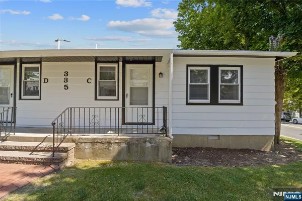 $2,000 | 335 Paterson Avenue, Unit D, East Rutherford, NJ 07073