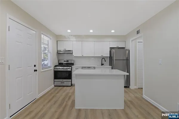 $2,000 | 335 Paterson Avenue, Unit D, East Rutherford, NJ 07073