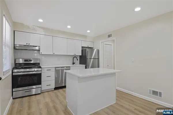 $2,000 | 335 Paterson Avenue, Unit D, East Rutherford, NJ 07073