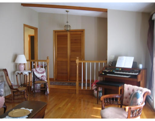 40 Svenson Road Shrewsbury, MA 01545 - Photo 3 of 14 Gallery Image 3