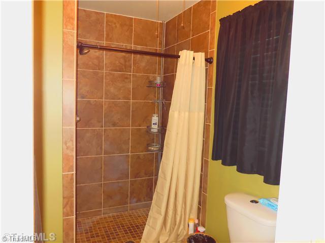 215 Melton Road Elkin, NC 28621 - Photo 9 of 16 Bath.