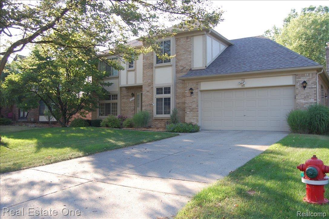 735 Shelley Drive Rochester, MI 48307 - Photo 2 of 8 Shelley 735 001