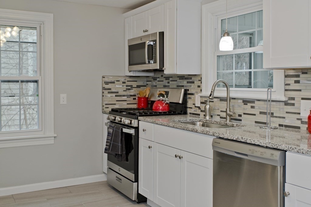 37 Lincoln Road Longmeadow, MA 01106 - Photo 16 of 37