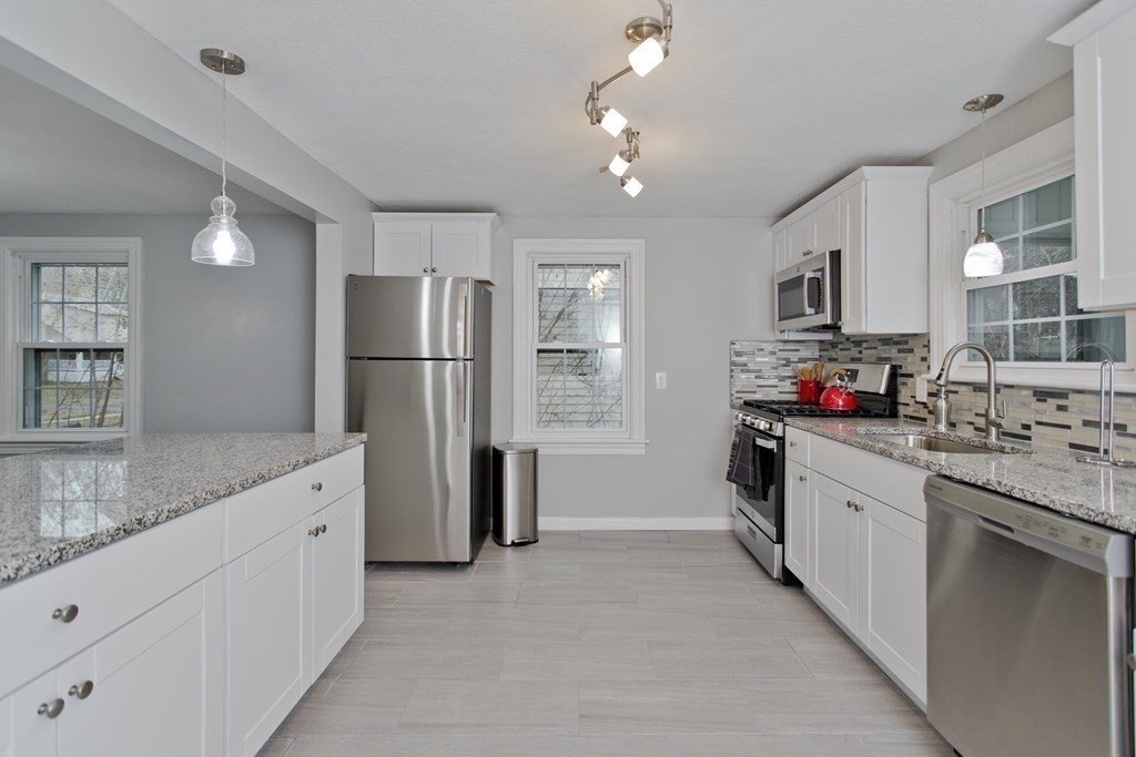 37 Lincoln Road Longmeadow, MA 01106 - Photo 27 of 37