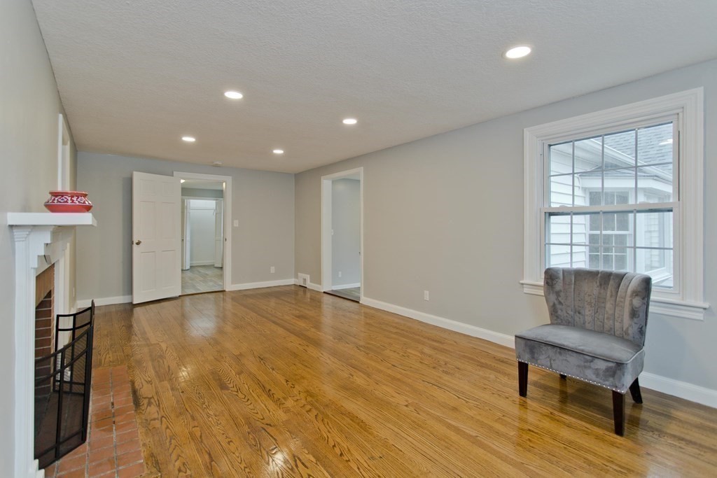 37 Lincoln Road Longmeadow, MA 01106 - Photo 5 of 37