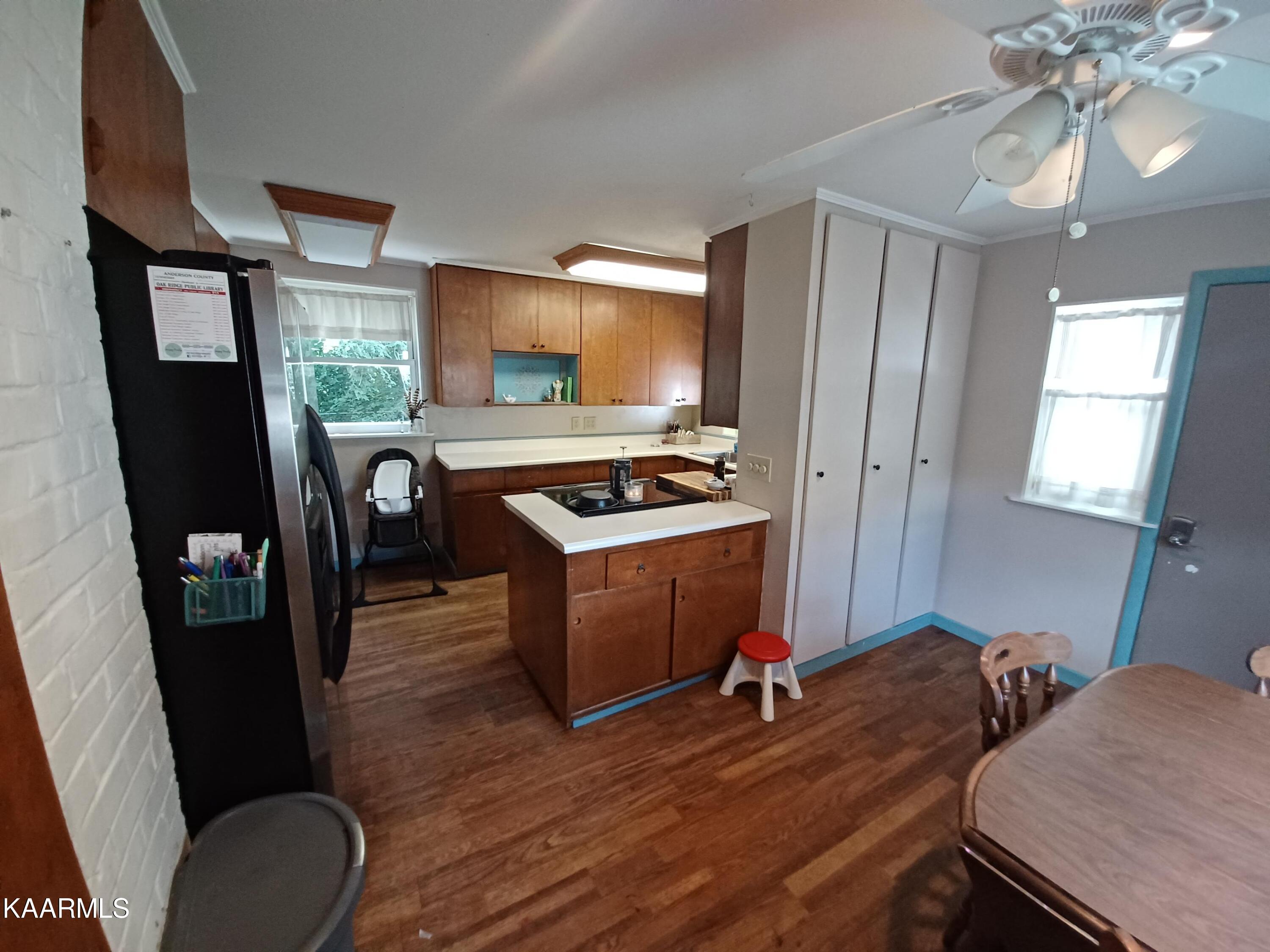 45 Outer Drive Oak Ridge, TN 37830 - Photo 9 of 18 Eat-in Kitchen