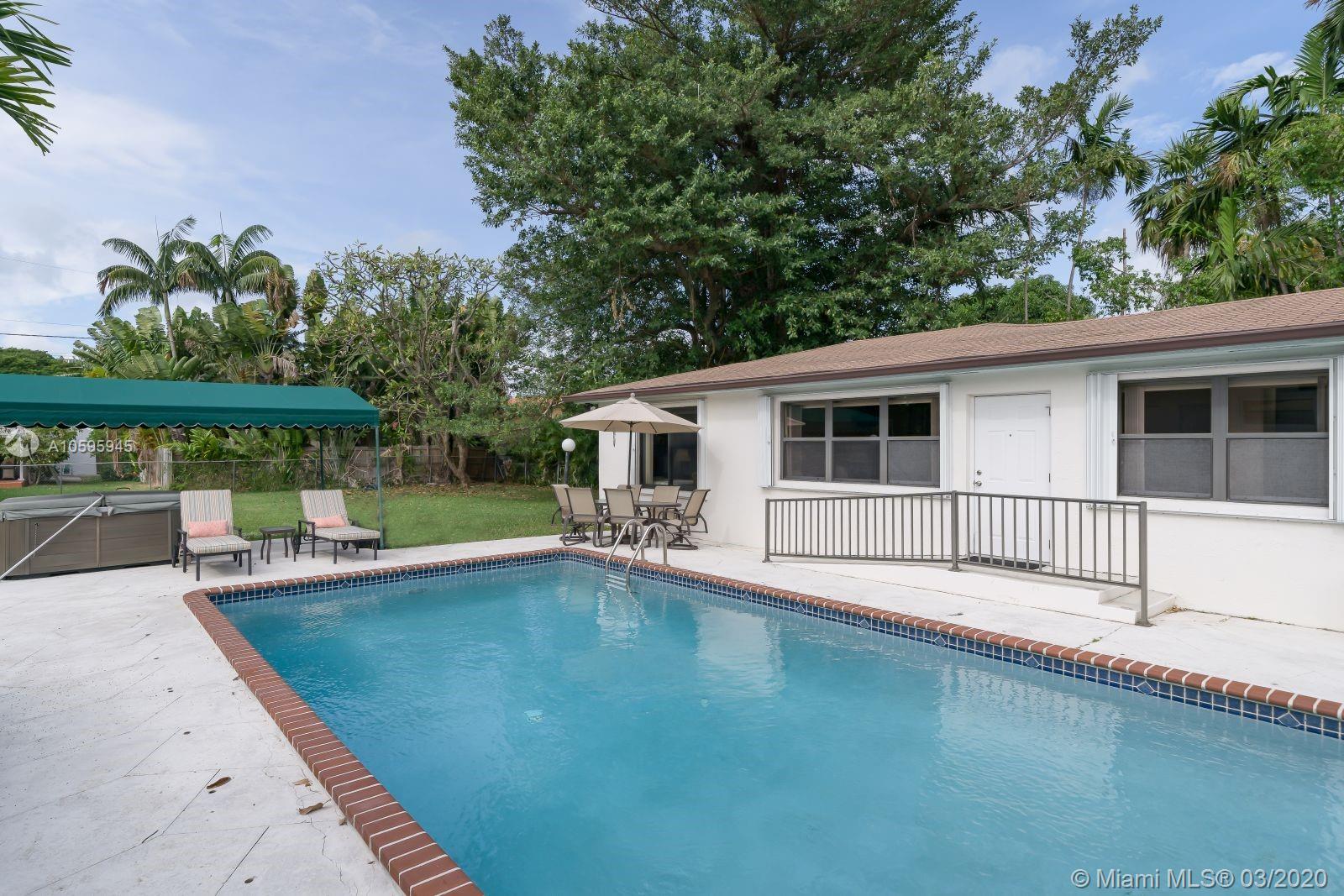 3724 Pine Tree Drive Miami Beach, FL 33140 - Photo 13 of 17 Pool