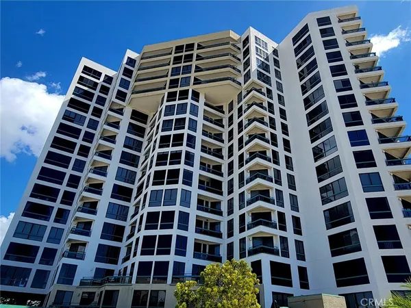 $750,000 | 1310 East Ocean Boulevard, Unit 905, Long Beach, CA 90802