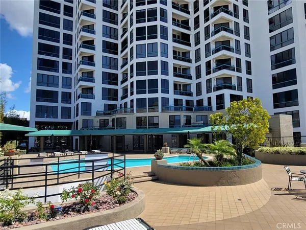 $750,000 | 1310 East Ocean Boulevard, Unit 905, Long Beach, CA 90802