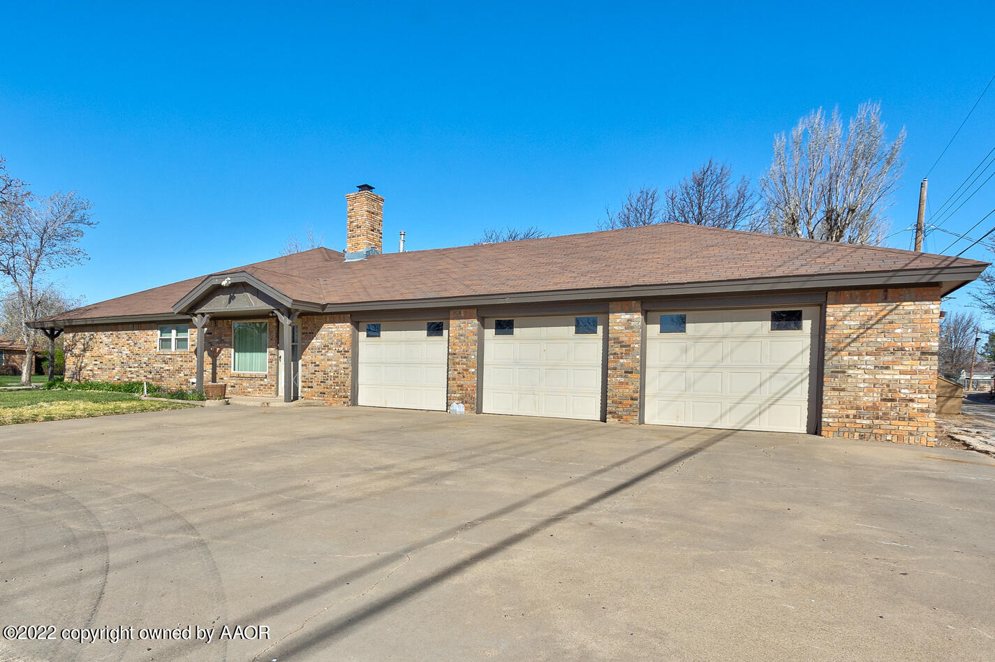 6125 Rutgers Street Amarillo, TX 79109 - Photo 3 of 13 Garage view