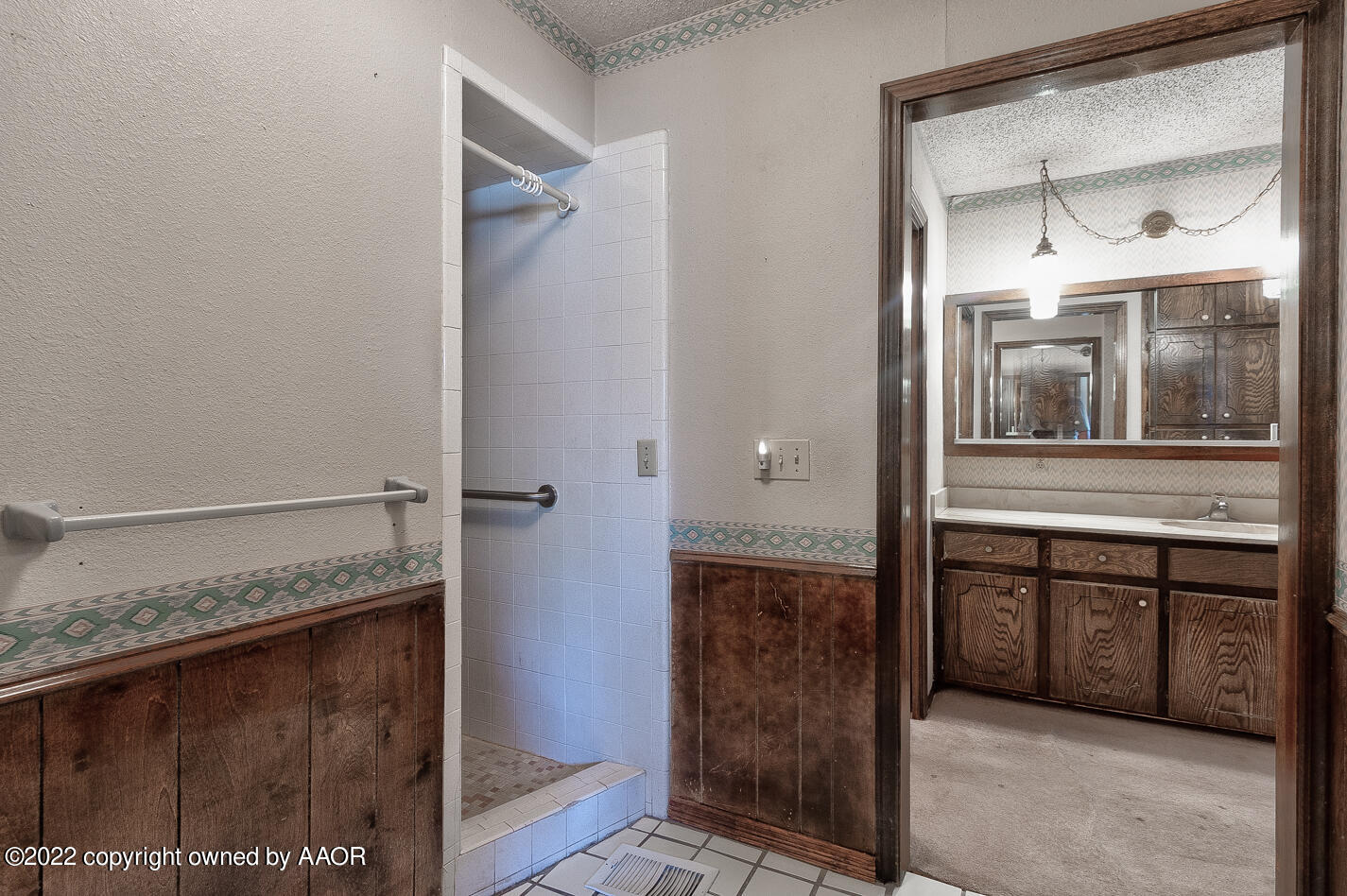 6125 Rutgers Street Amarillo, TX 79109 - Photo 9 of 13 Master bath
