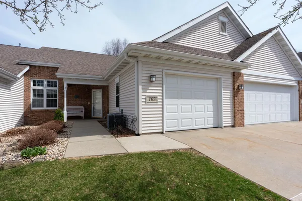 $314,900 | 103 Lauryn Court, Mount Horeb, WI 53572