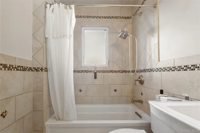 $699,999 | 15 North Oceanside Road, Rockville Centre, NY 11570