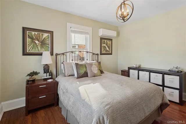 $699,999 | 15 North Oceanside Road, Rockville Centre, NY 11570