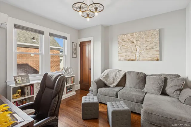 $699,999 | 15 North Oceanside Road, Rockville Centre, NY 11570