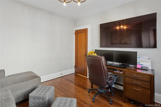 $699,999 | 15 North Oceanside Road, Rockville Centre, NY 11570