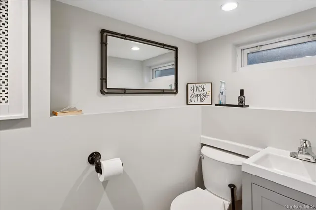 $699,999 | 15 North Oceanside Road, Rockville Centre, NY 11570