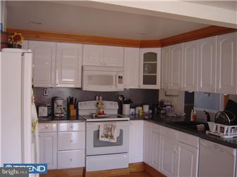 10 Croyden Road Newark, DE 19702 - Photo 2 of 8 Kitchen