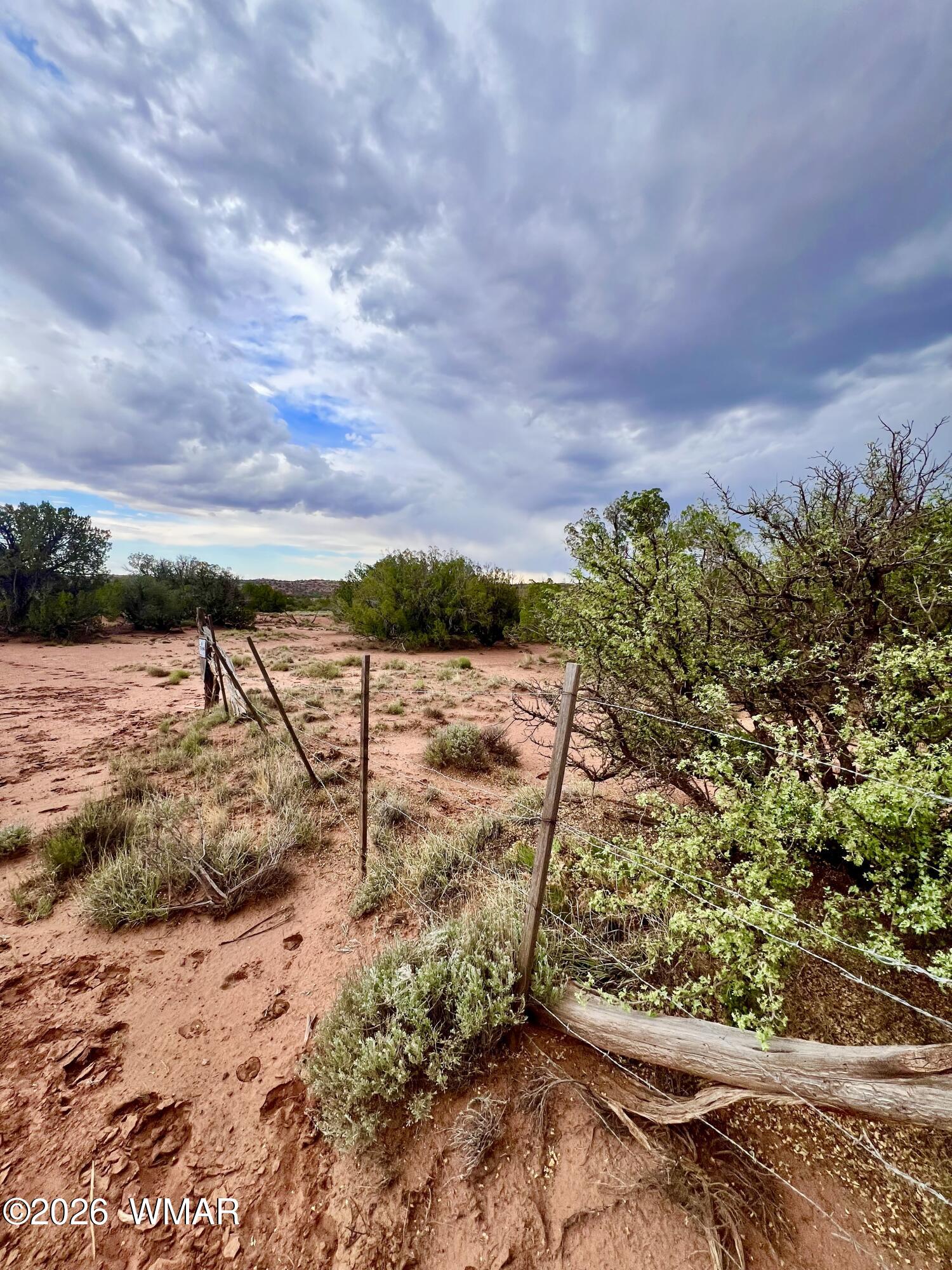 3727 Jay Road Snowflake, AZ 85937 - Photo 8 of 17 a view of a yard with wooden fence
