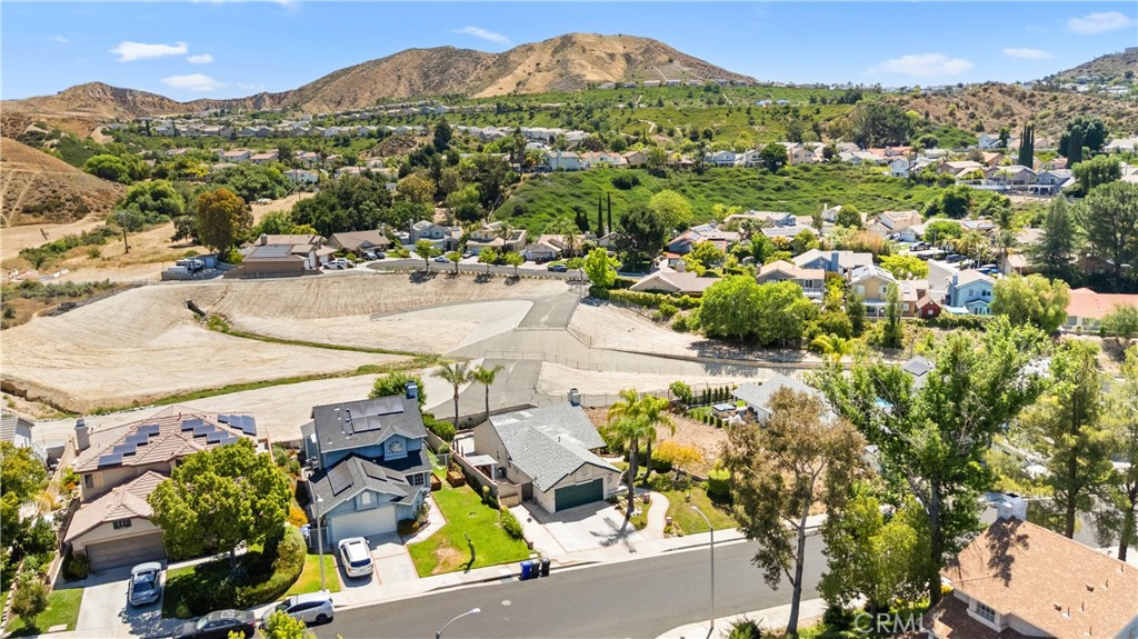 28924 Raintree Lane Saugus, CA 91390 - Photo 41 of 47