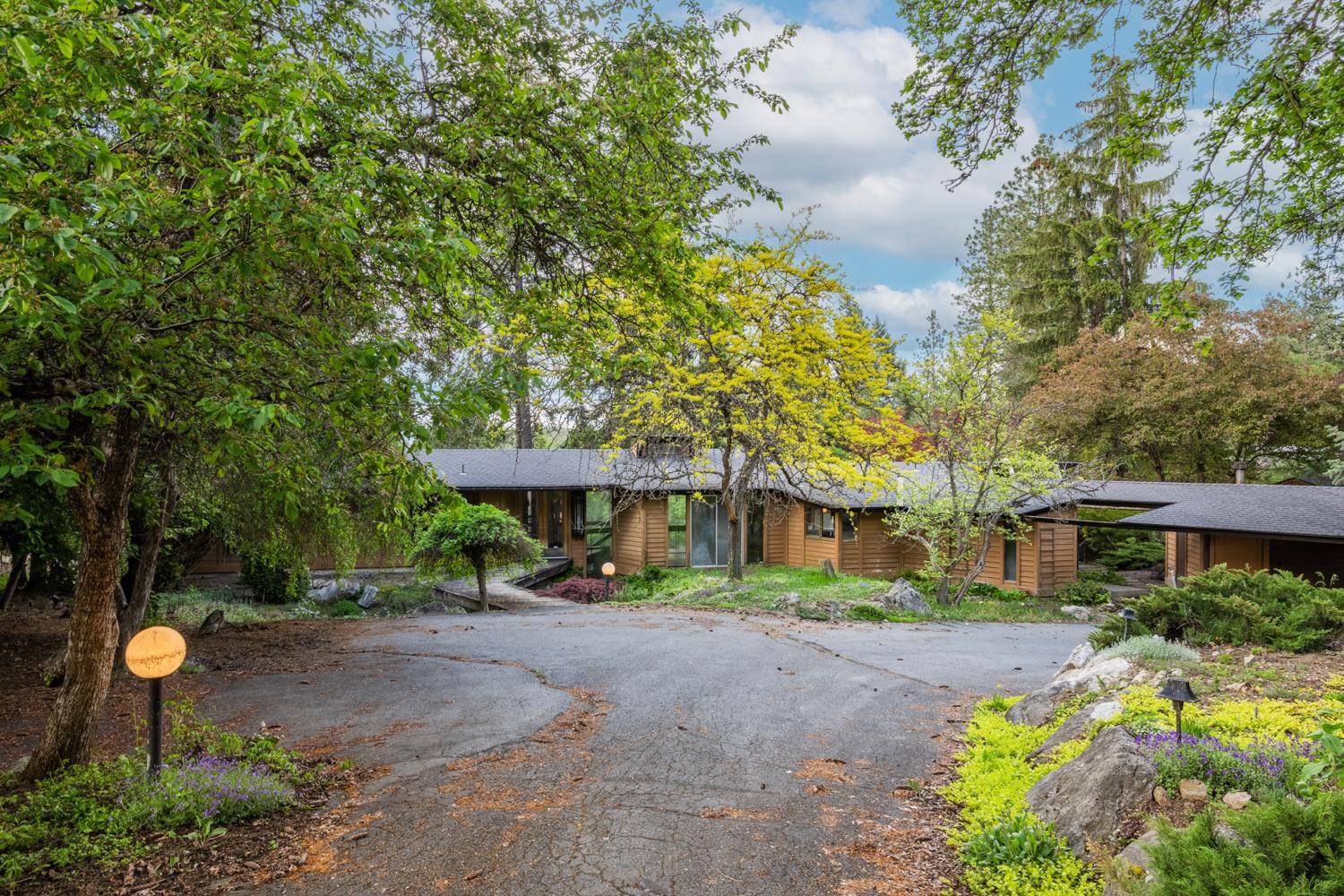 12515 East Apache Pass Road Spokane, WA 99206 - Photo 1 of 31 Gallery Image 1