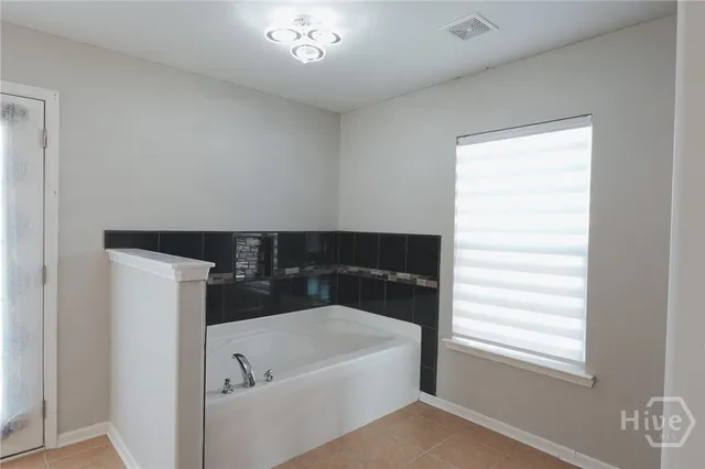 $2,800 | 25 Litchfield Drive, Savannah, GA 31419