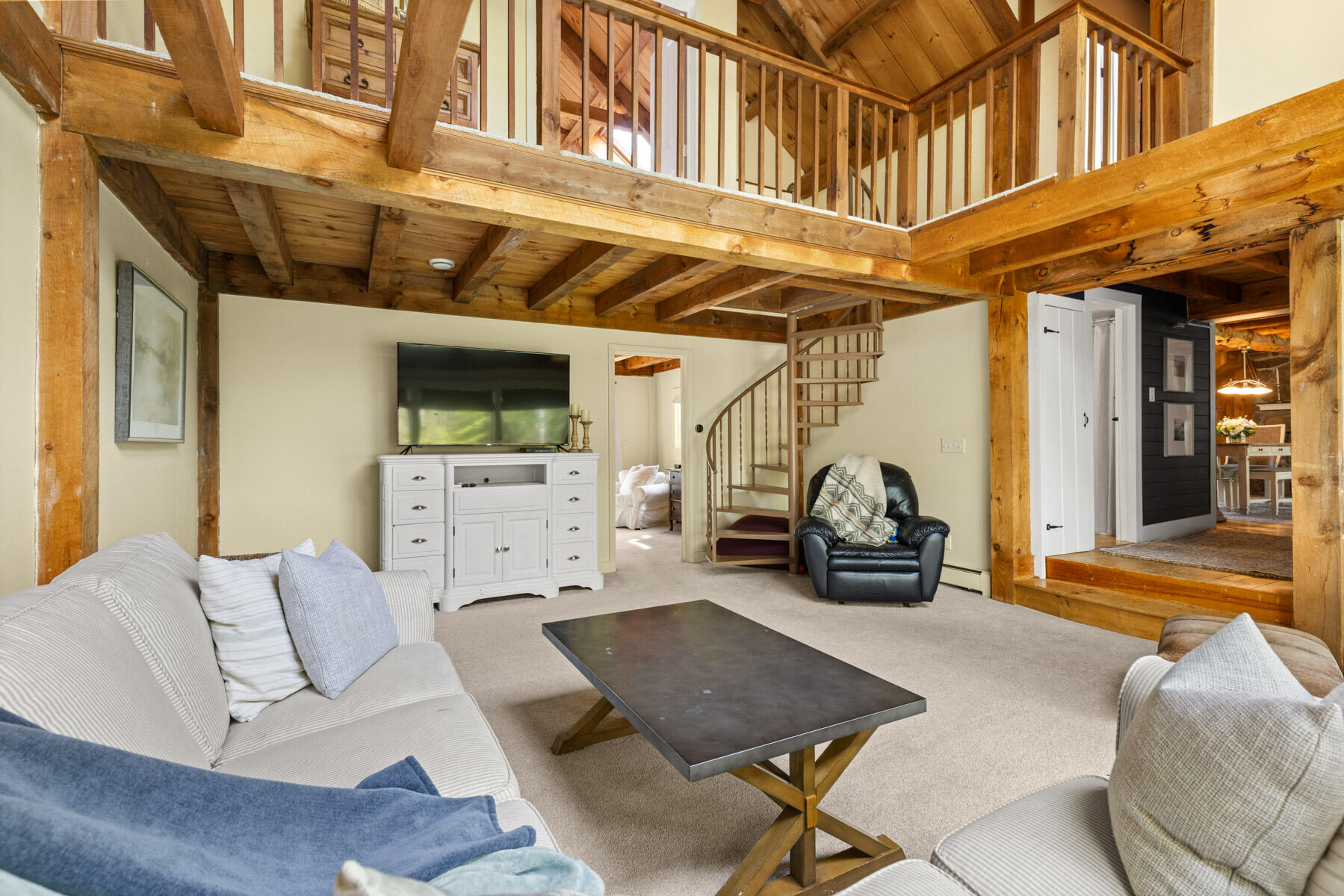 65 Brave Boat Harbor Road York, ME 03909 - Photo 19 of 48 Living Room