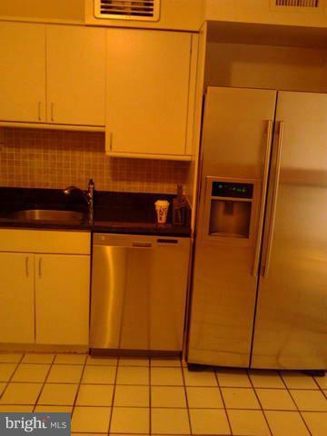 1800 Old Meadow Road, Unit 1204 McLean, VA 22102 - Photo 11 of 12 Kitchen