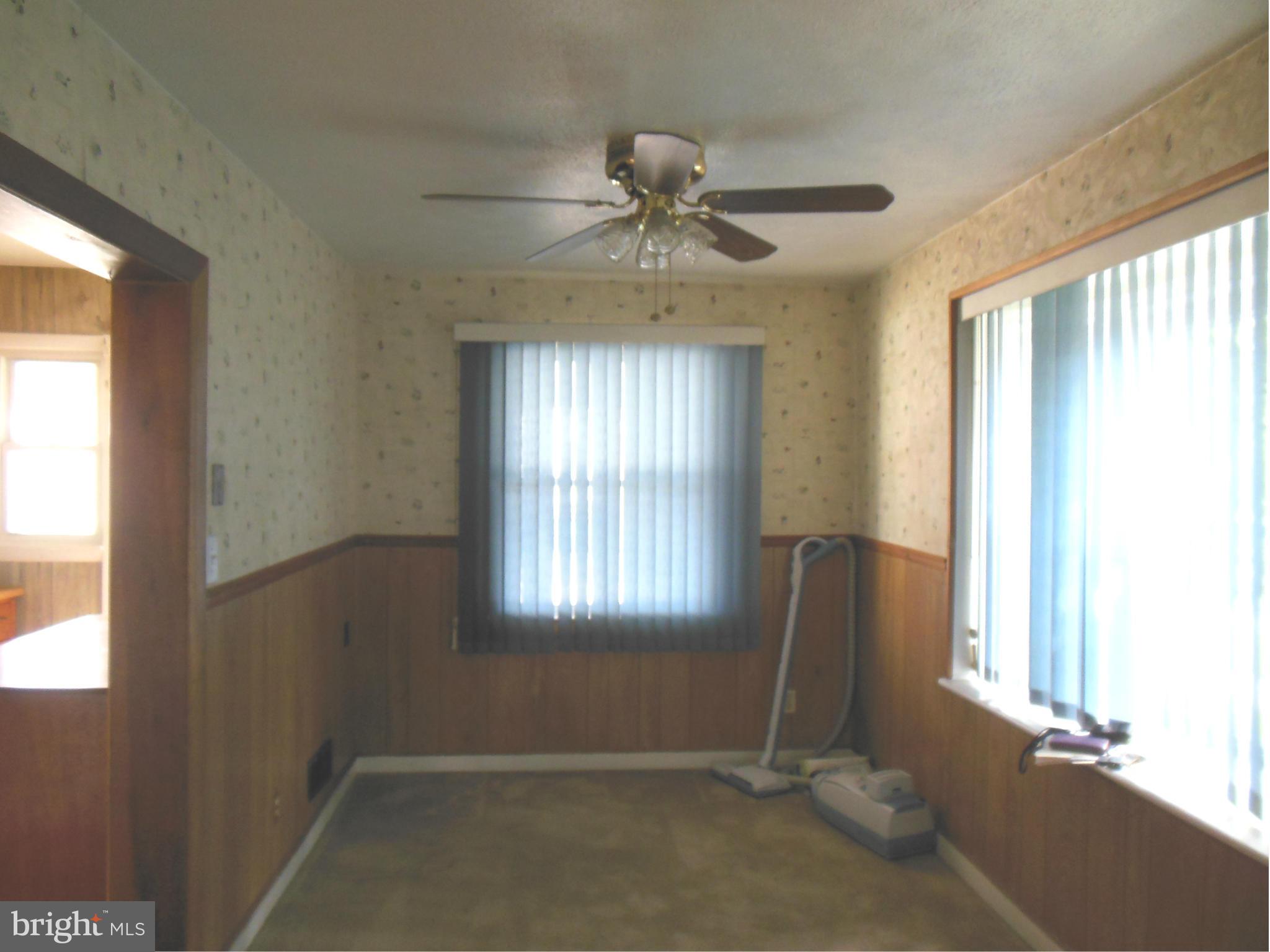 901 Middlesex Road Baltimore, MD 21221 - Photo 4 of 10 Dining Room