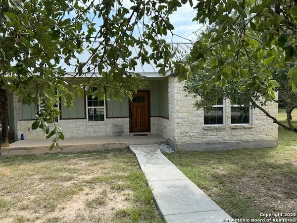 $1,750 | 17 Ernest, Boerne, TX 78006