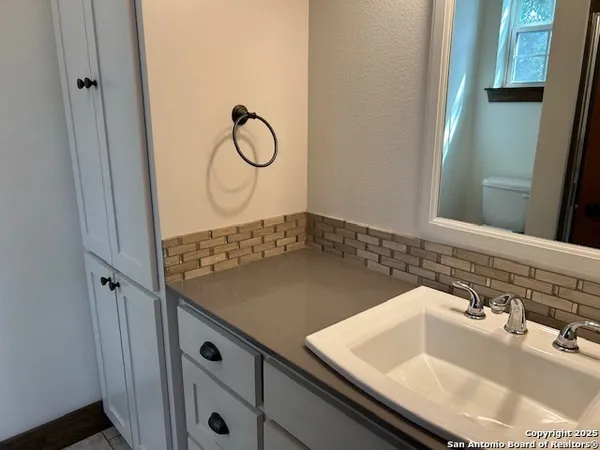 $1,750 | 17 Ernest, Boerne, TX 78006