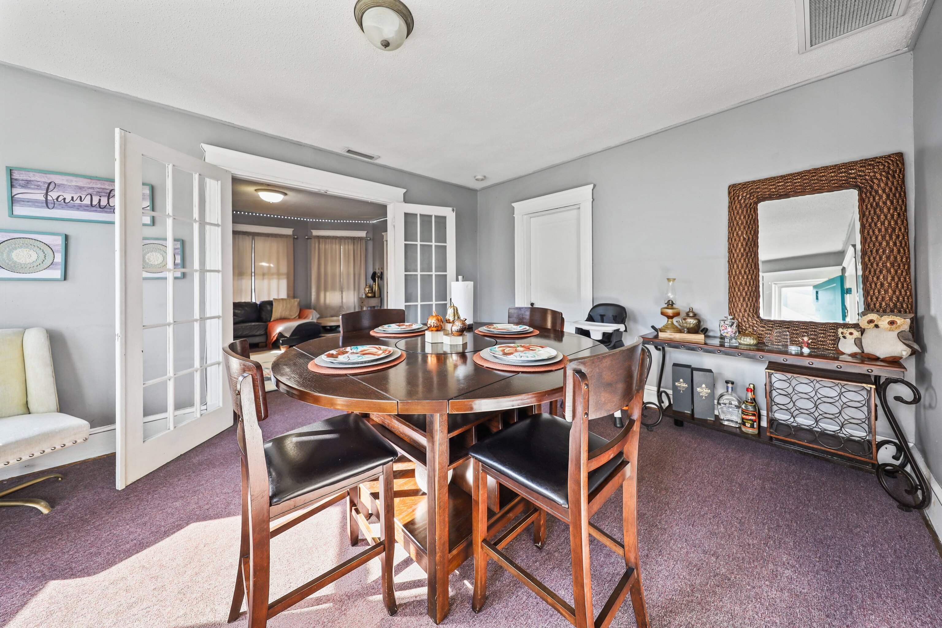 62 Poplar Street Waterbury, CT 06708 - Photo 19 of 23 3rd floor dining/living