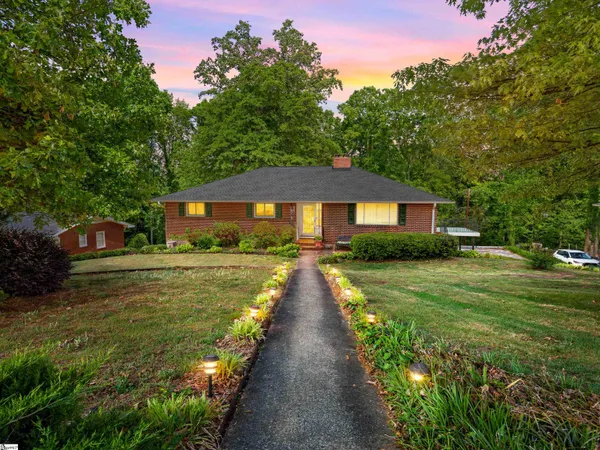 $299,000 | 117 Tanglewylde Drive, Spartanburg, SC 29301