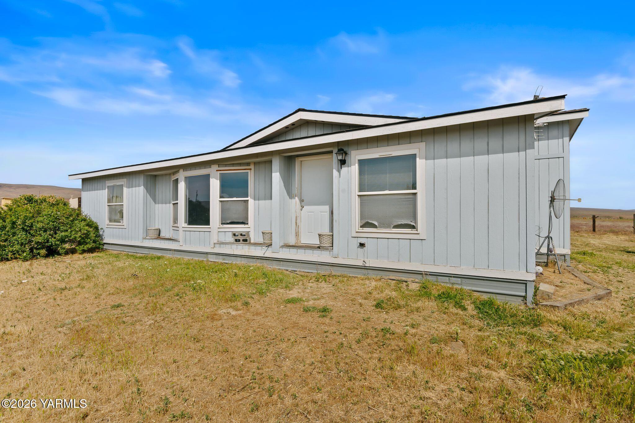 12076 Mieras Road Moxee, WA 98936 - Photo 8 of 27 12076 Mireas Rd-5