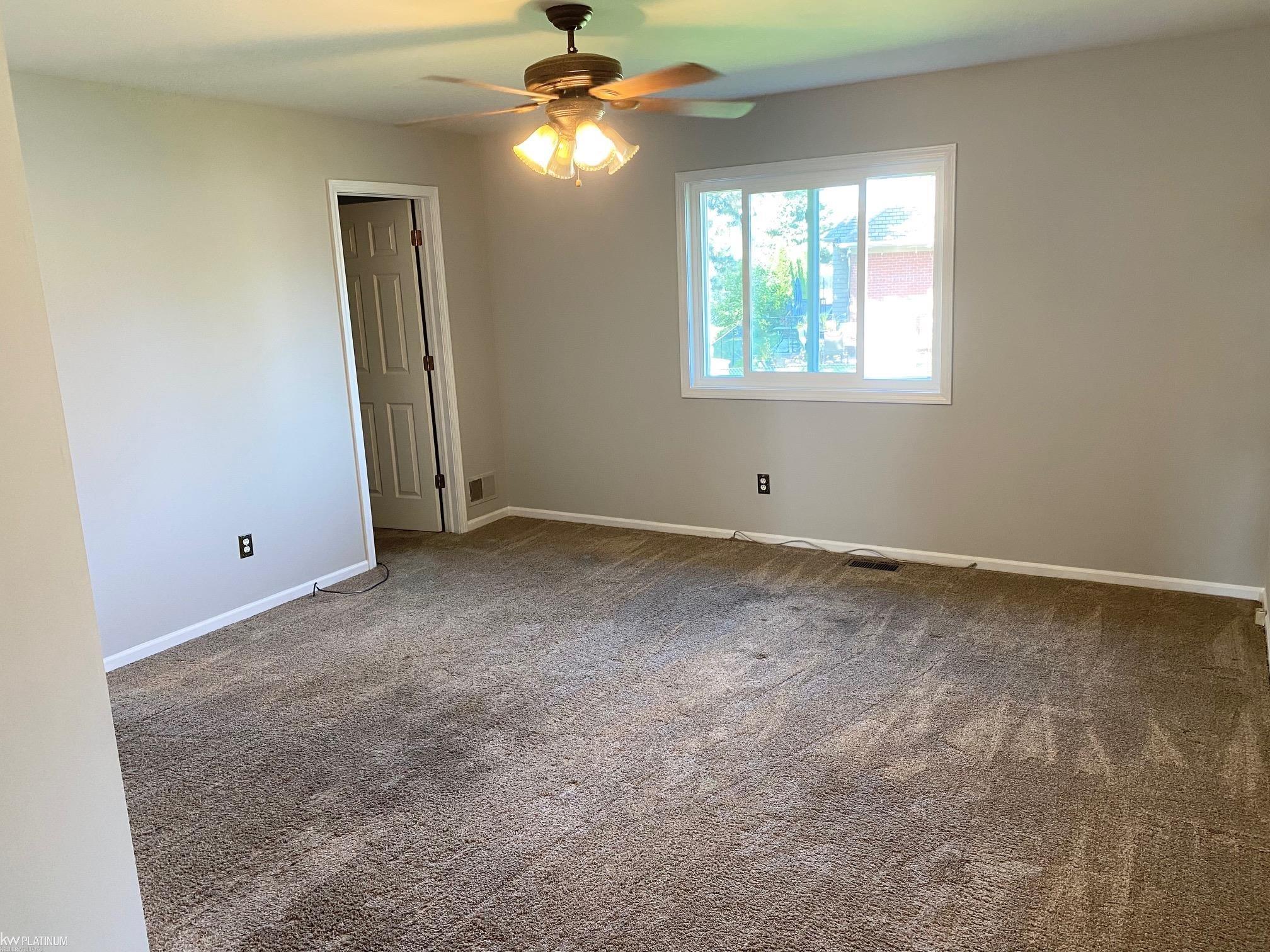 51827 Lillian Road New Baltimore, MI 48047 - Photo 30 of 46 50121085-29.JPG