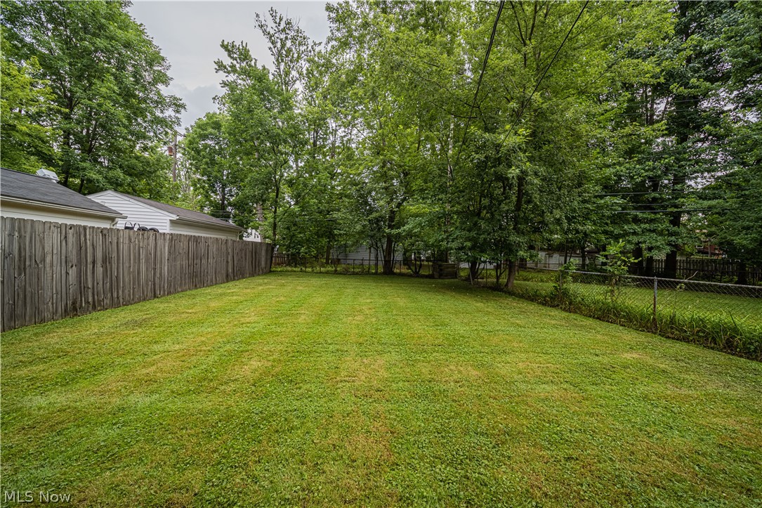 1329 Plainfield Road Cleveland, OH 44121 - Photo 22 of 28