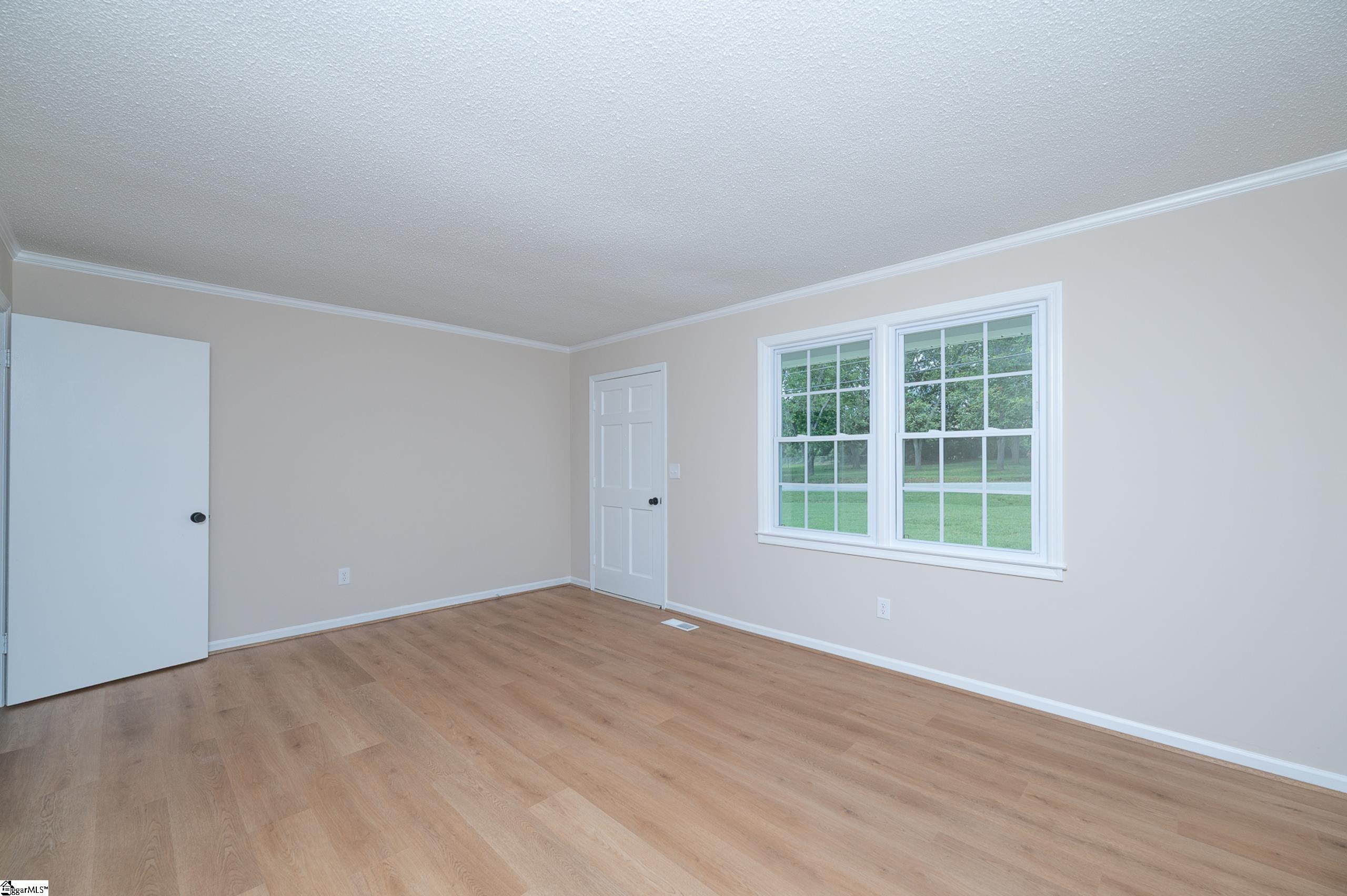 115 Wolfe Road Greer, SC 29650 - Photo 6 of 32