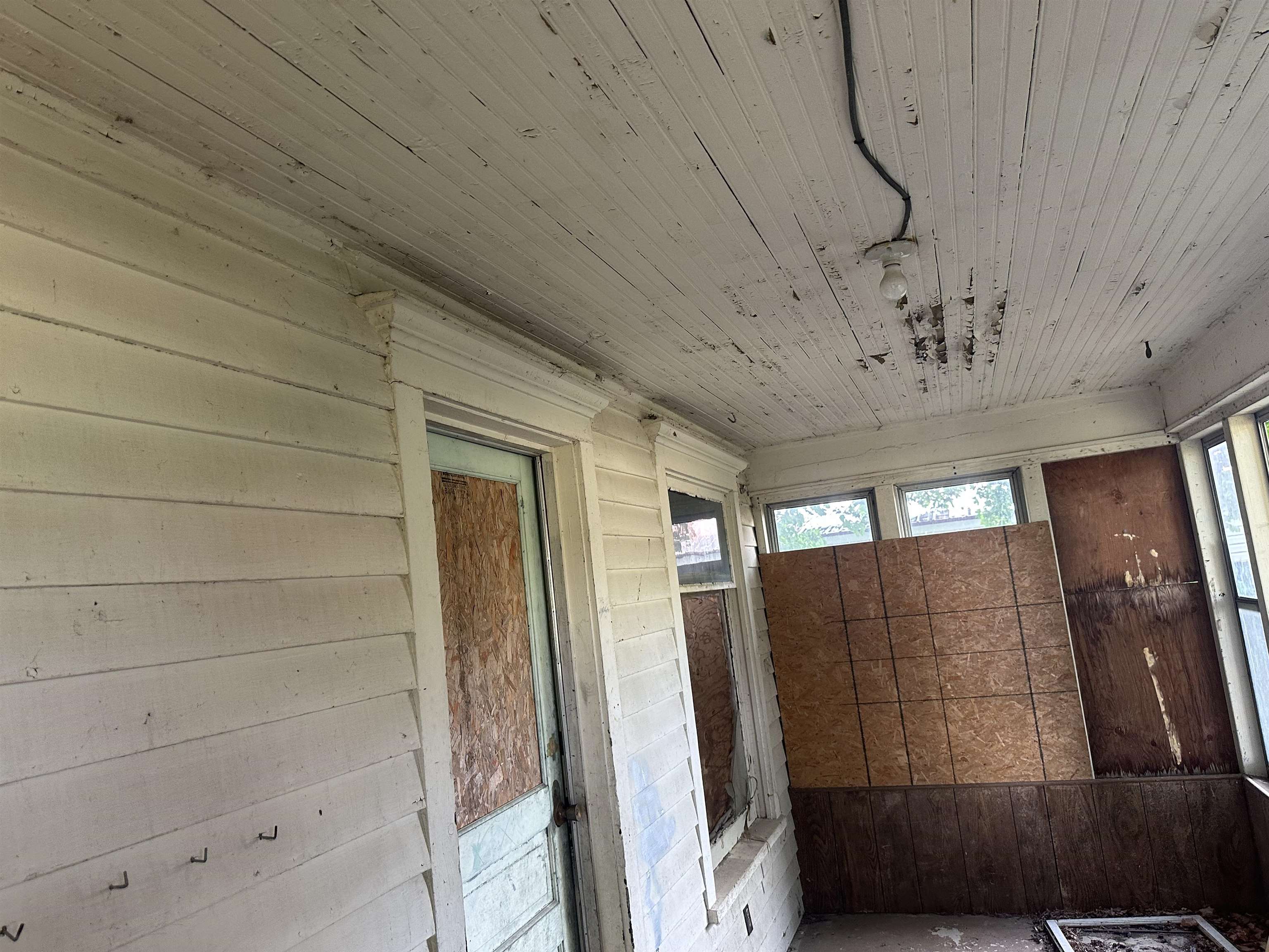 11265 Deer Lake Road Clare, MI 48617 - Photo 4 of 14 1926918-92ff02b8-981c-440b-9efa-a1e4d70b7fff.JPG