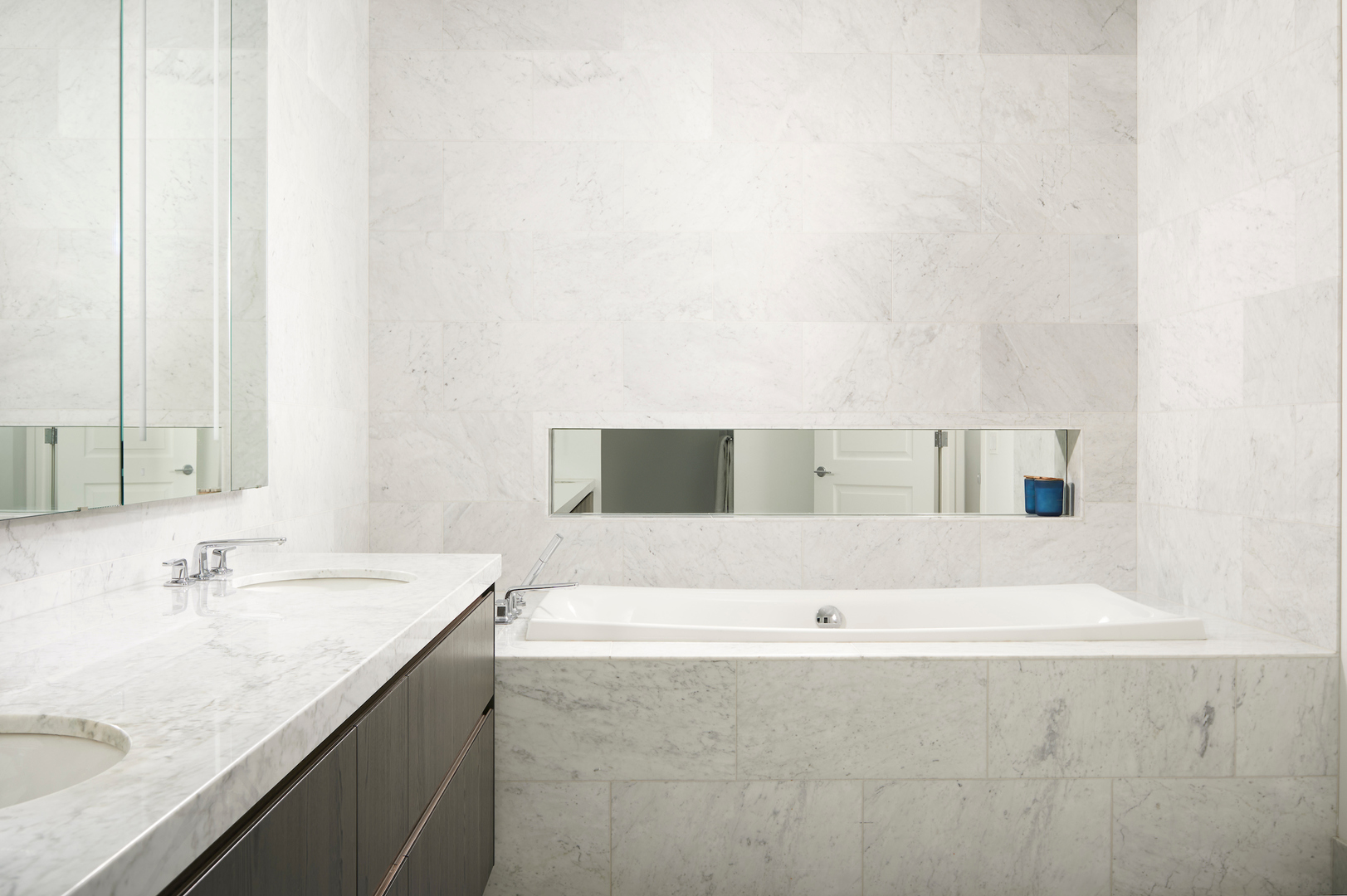 363 East Wacker Drive, Unit 3608 Chicago, IL 60601 - Photo 16 of 30 a bathroom with a bathtub and a sink