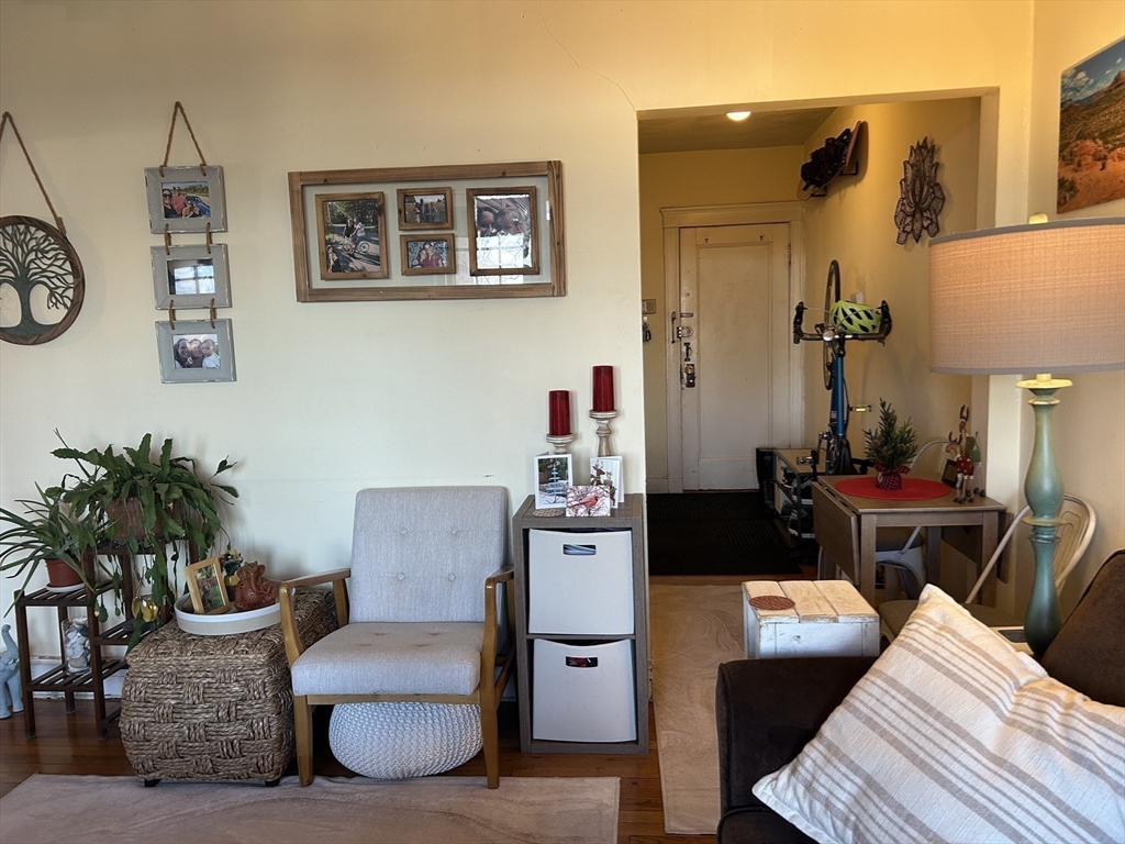 2039 Commonwealth Avenue, Unit 8 Boston, MA 02135 - Photo 13 of 37