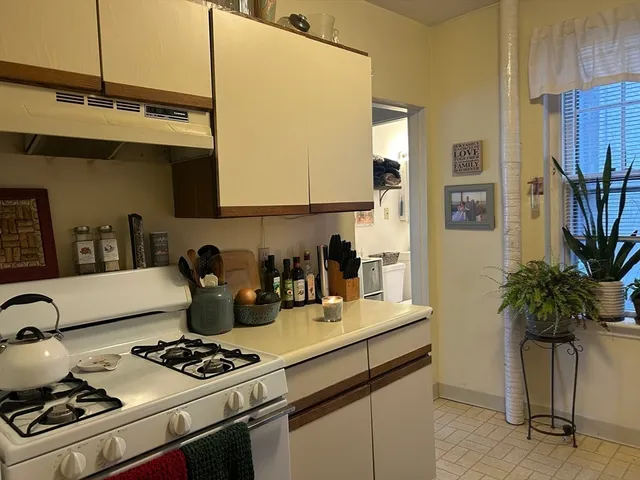 $2,050 | 2039 Commonwealth Avenue, Unit 8, Boston, MA 02135