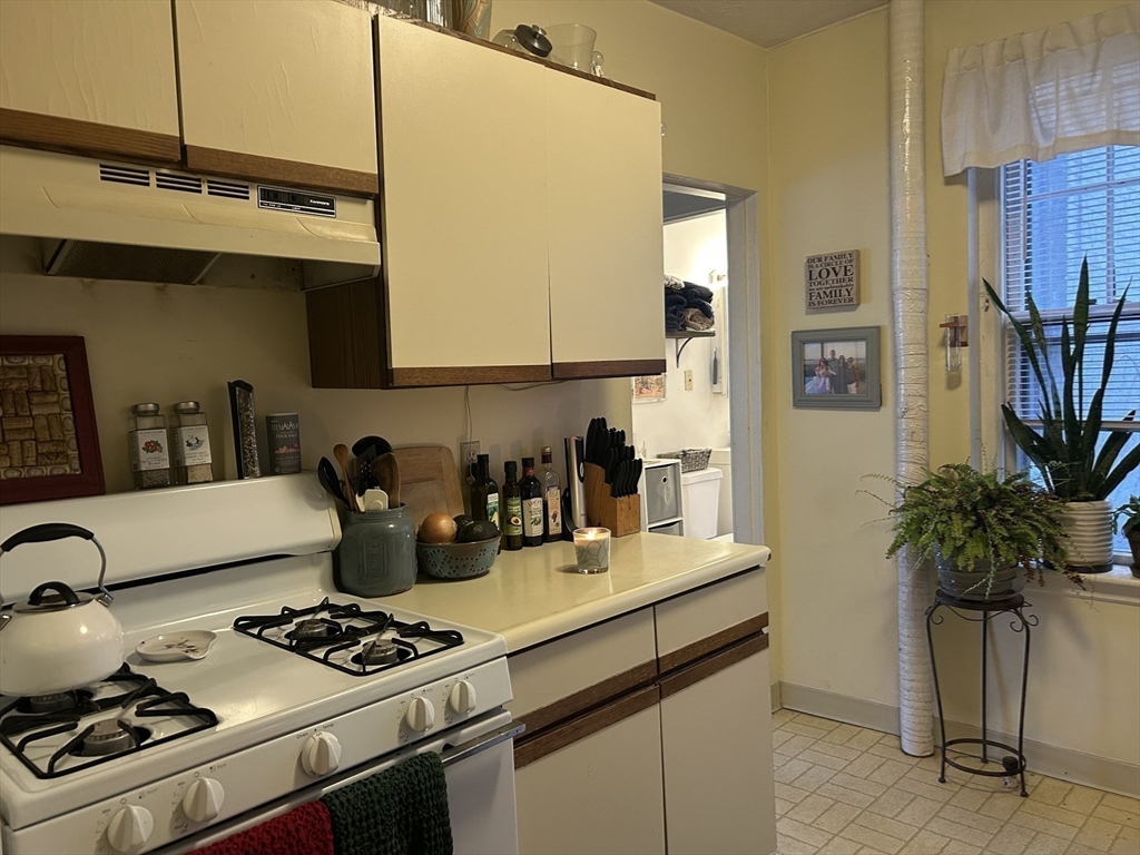 2039 Commonwealth Avenue, Unit 8 Boston, MA 02135 - Photo 18 of 37